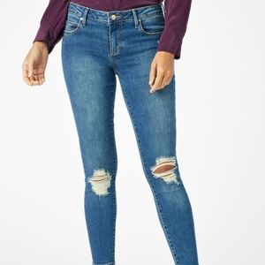 JUSTFAB Distressed skinny stretch jeans size 32